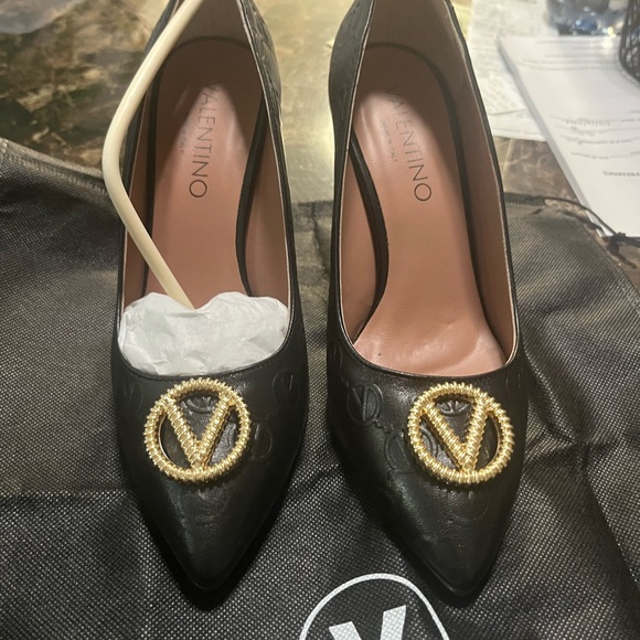 Brand Nee Valentino Black heels size 8 - Picture 2 of 7
